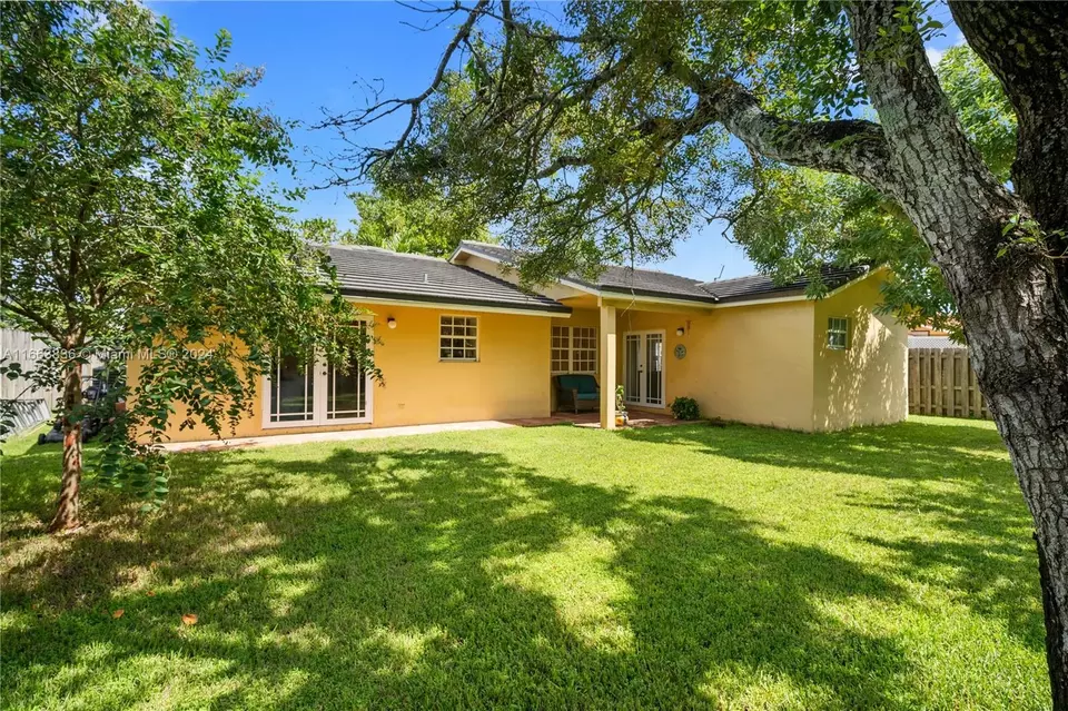 Exterior - 14832 SW 173rd St, Miami, FL 33187 photo 5 of 9