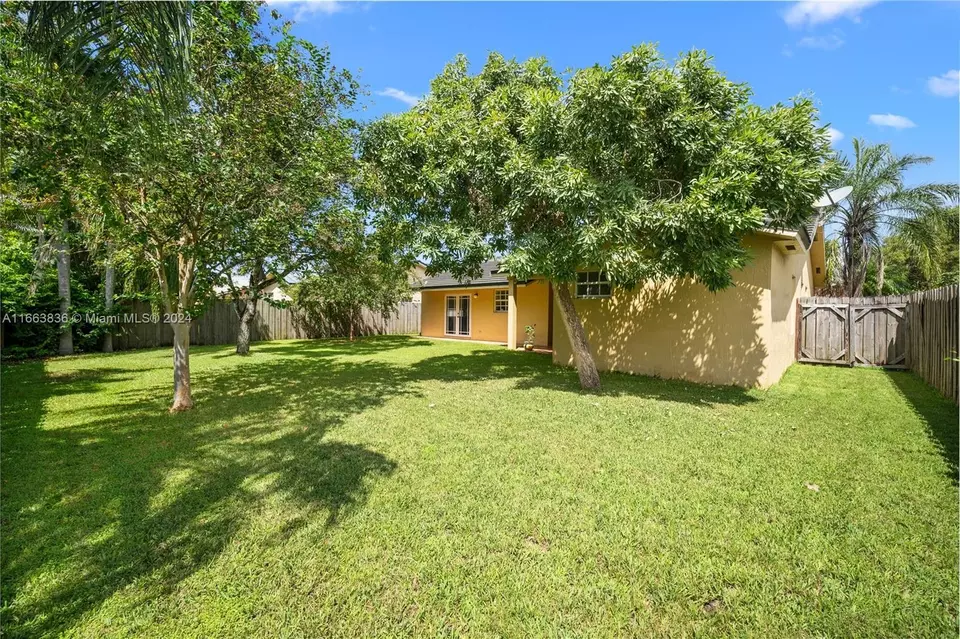Exterior - 14832 SW 173rd St, Miami, FL 33187 photo 7 of 9