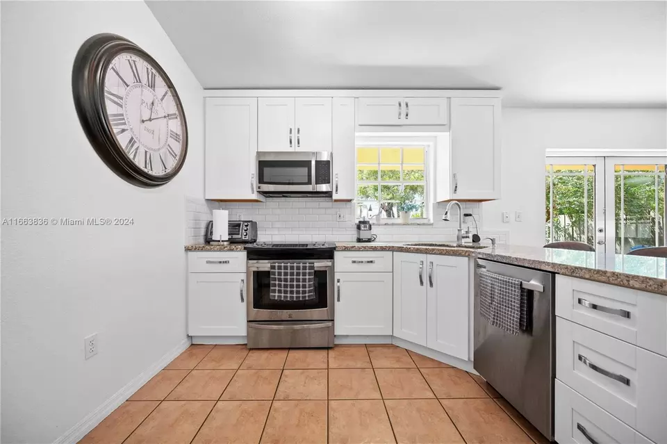 Kitchen - 14832 SW 173rd St, Miami, FL 33187 photo 2 of 3