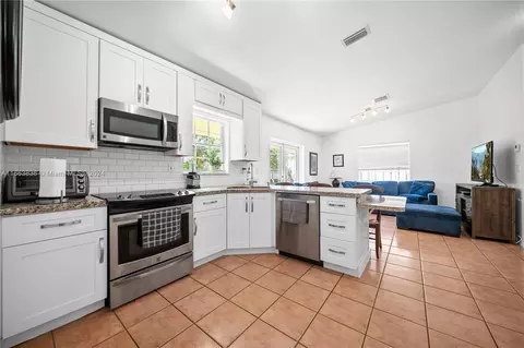 Kitchen - 14832 SW 173rd St, Miami, FL 33187 photo 1 of 3