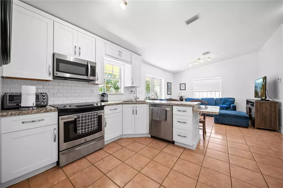 Kitchen - 14832 SW 173rd St, Miami, FL 33187 photo 1 of 3