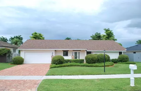11561 SW 98th St, Miami, FL 33176