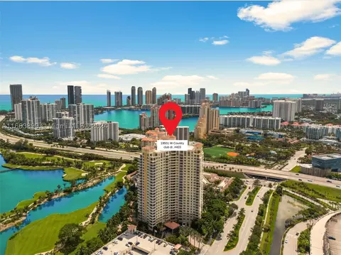 19501 W Country Club Dr #403, Aventura, FL 33180