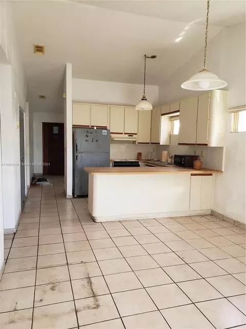 Undisclosed, Hialeah, FL 33018 photo 4