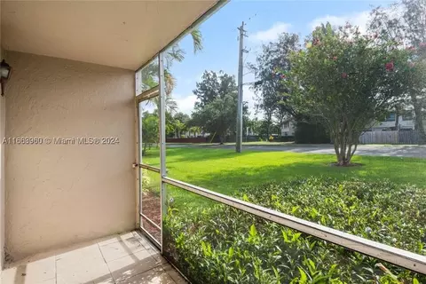 8530 Old Country Mnr #125, Davie, FL 33328
