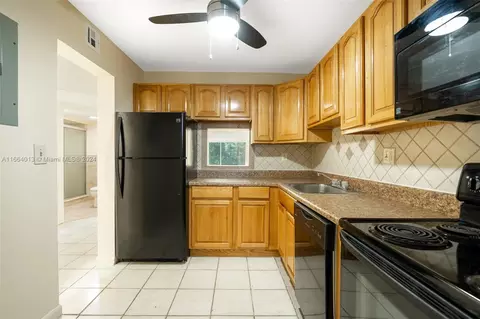 7900 S Colony Cir S #101, Tamarac, FL 33321