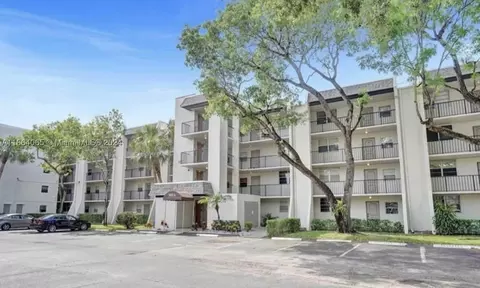 9420 Poinciana Pl #217, Davie, FL 33324