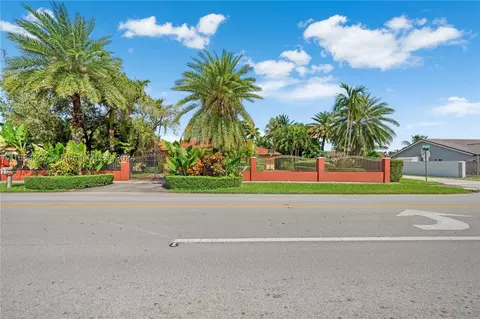 2195 SW 142nd Ave, Miami, FL 33175