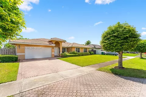 15472 SW 112th Ter, Miami, FL 33196