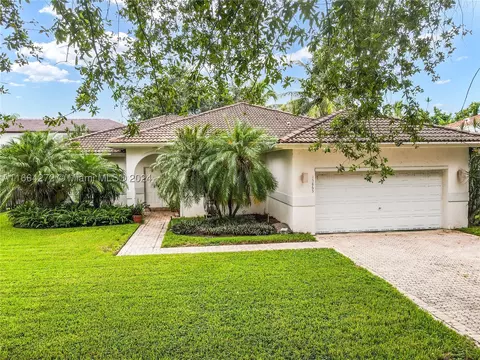15865 SW 149th Ln, Miami, FL 33196