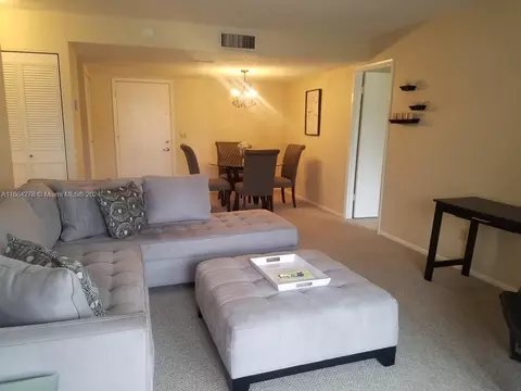 155 Lake Evelyn Dr #155, West Palm Beach, FL 33411