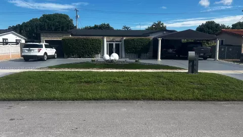 565 W 76th St, Hialeah, FL 33014 photo 1