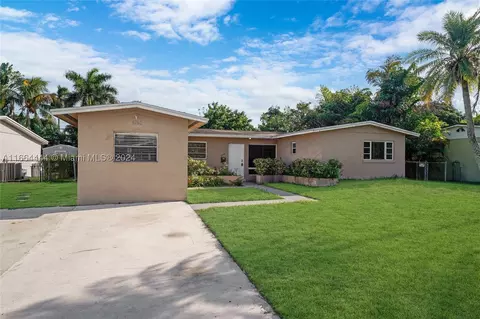 6760 Franklin St, Hollywood, FL 33024