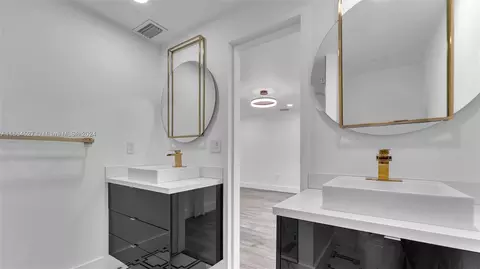Bath - 242 E 16th St, Hialeah, FL 33010 photo 2 of 3