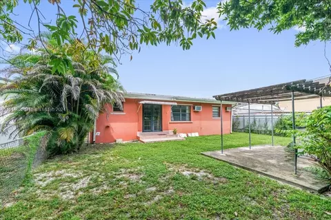 526 E 54th St, Hialeah, FL 33013 photo 23