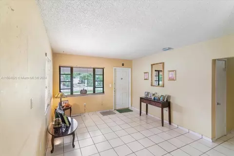 526 E 54th St, Hialeah, FL 33013 photo 5