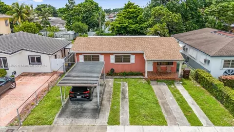 526 E 54th St, Hialeah, FL 33013 photo 2