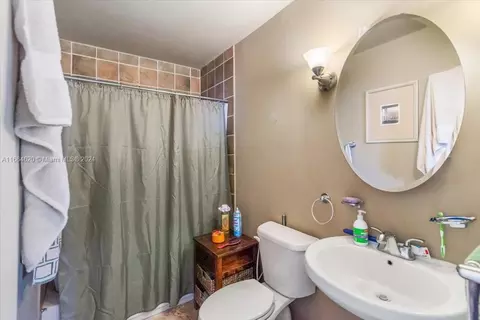 526 E 54th St, Hialeah, FL 33013 photo 19