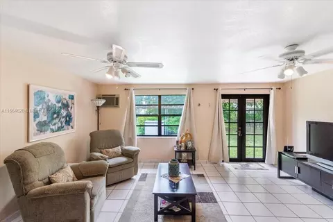 526 E 54th St, Hialeah, FL 33013 photo 12