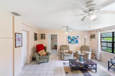 526 E 54th St, Hialeah, FL 33013 photo 11