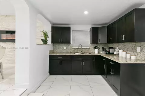 750 E 55th St, Hialeah, FL 33013 photo 19