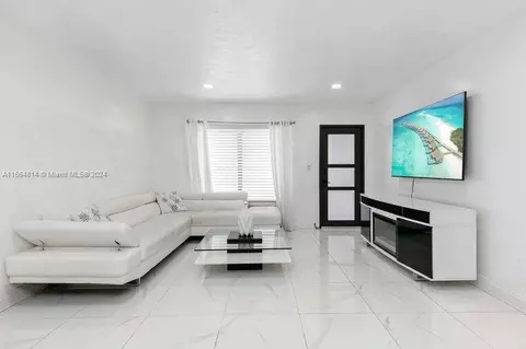 750 E 55th St, Hialeah, FL 33013 photo 6