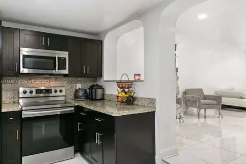 750 E 55th St, Hialeah, FL 33013 photo 16