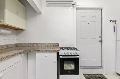 750 E 55th St, Hialeah, FL 33013 photo 50