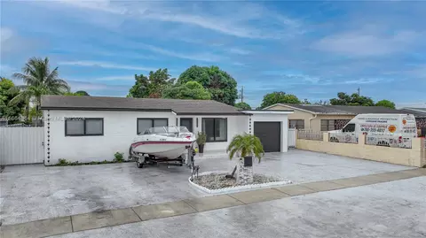 750 E 55th St, Hialeah, FL 33013 photo 2