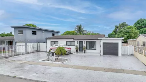 750 E 55th St, Hialeah, FL 33013 photo 3