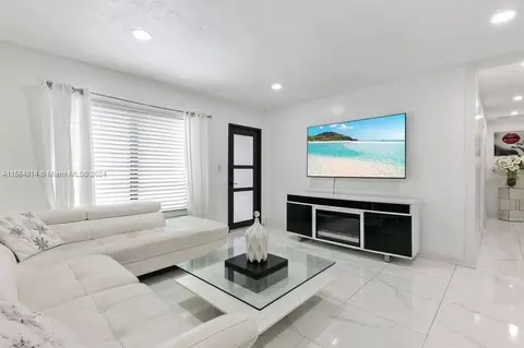 750 E 55th St, Hialeah, FL 33013 photo 8