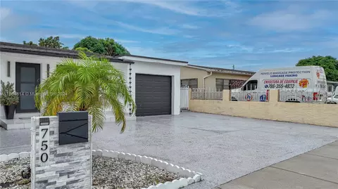 750 E 55th St, Hialeah, FL 33013 photo 4