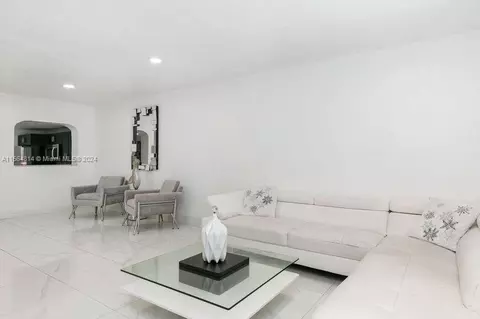 750 E 55th St, Hialeah, FL 33013 photo 7