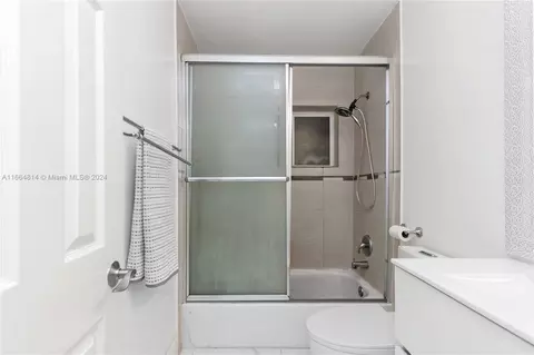 750 E 55th St, Hialeah, FL 33013 photo 65