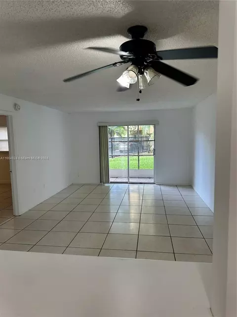 4111 Stirling Rd #102, Davie, FL 33314