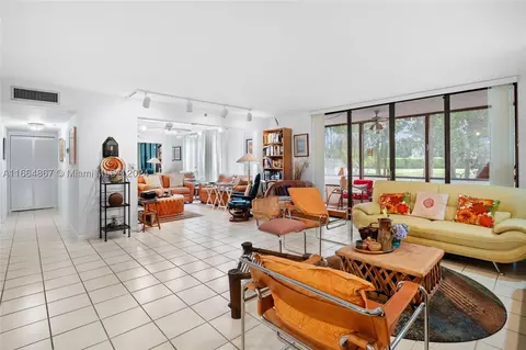 7186 Promenade Dr #101, Boca Raton, FL 33433