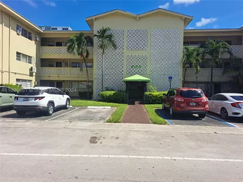 11930 NE 19th Dr #2, North Miami, FL 33181