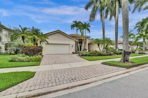 1623 Victoria Pointe Ln, Weston, FL 33327