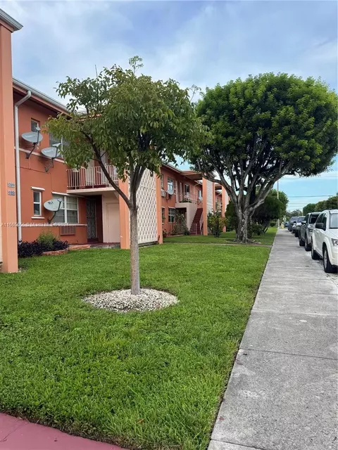 3551 SW 10th St #8A, Miami, FL 33135