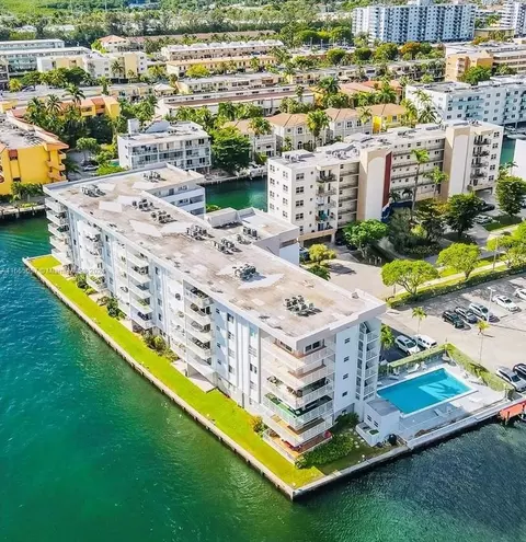 4000 NE 169th St #503, North Miami Beach, FL 33160