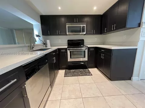 1811 Sabal Palm Dr #108, Davie, FL 33324