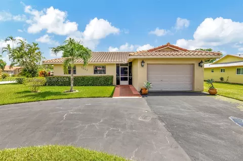 7042 NW 106th Ave, Tamarac, FL 33321