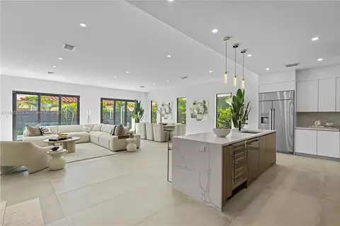 1812 Middle River Dr #1, Fort Lauderdale, FL 33305