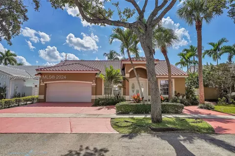 19370 NW 87th Pl, Hialeah, FL 33018