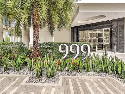 999 SW 1st Ave #1403, Miami, FL 33130