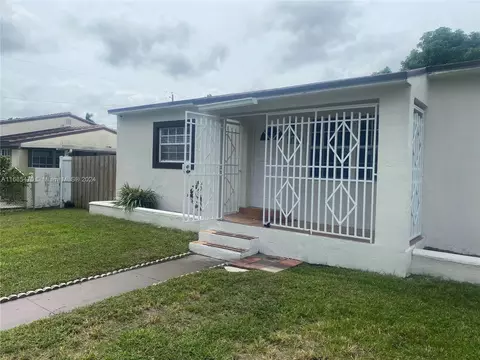 5530 W 1st Ct, Hialeah, FL 33012
