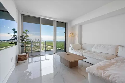 16385 Biscayne Blvd #2519, North Miami Beach, FL 33160