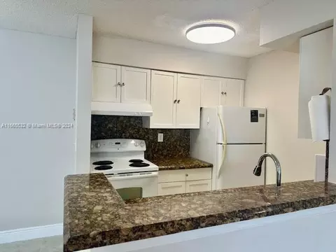 2866 S University Dr #5201, Davie, FL 33328