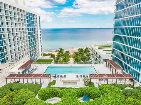 6801 Collins Ave 1002 #1002 (DOOR 1011), Miami Beach, FL 33141