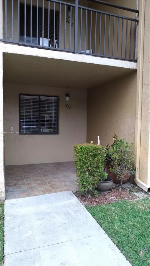 16581 Blatt Blvd #102, Weston, FL 33326